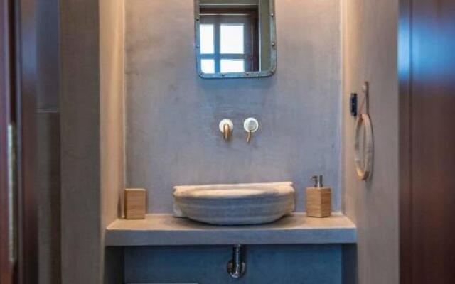 Boutique Studio in Nikiti