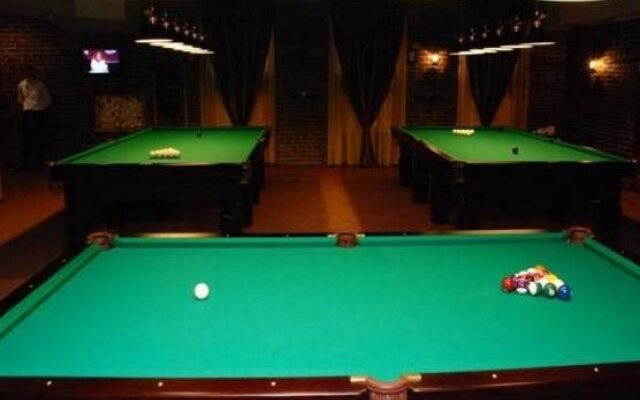 Status Hotel