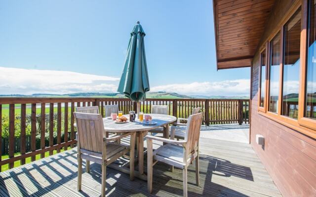 Barn Lodge With Hot Tub Near Cupar, Fife