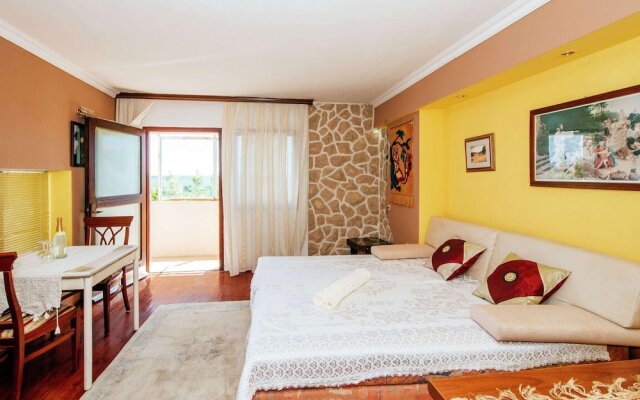 Cozy Holiday Home in Zadar with Swimming Pool