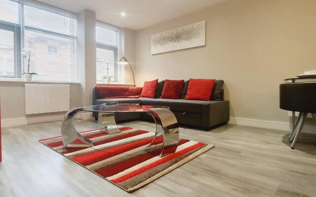 1braptmt W/king BED 4guests Embankmnt Parkg Wifi