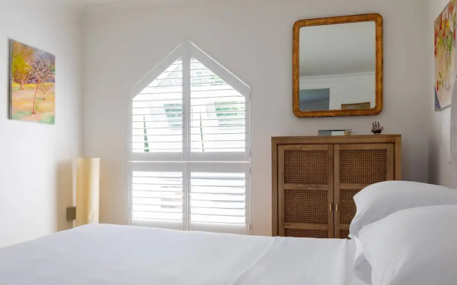 West Heath Road by Onefinestay