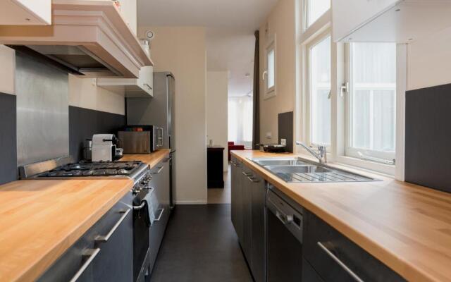 Canal View Apartment - Jordaan