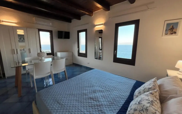 Stunning Tower, With Infinity Pool in Sicily