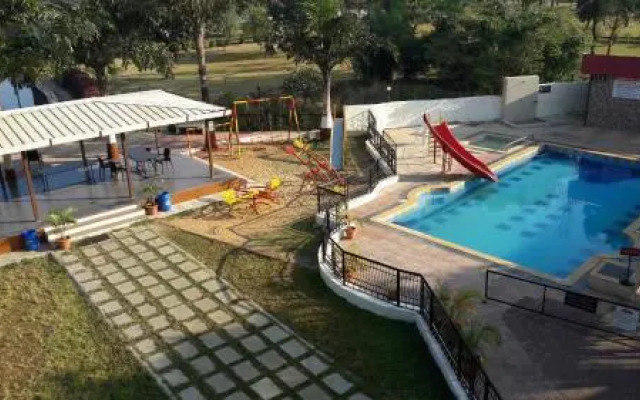 Savshanti Lake Resort