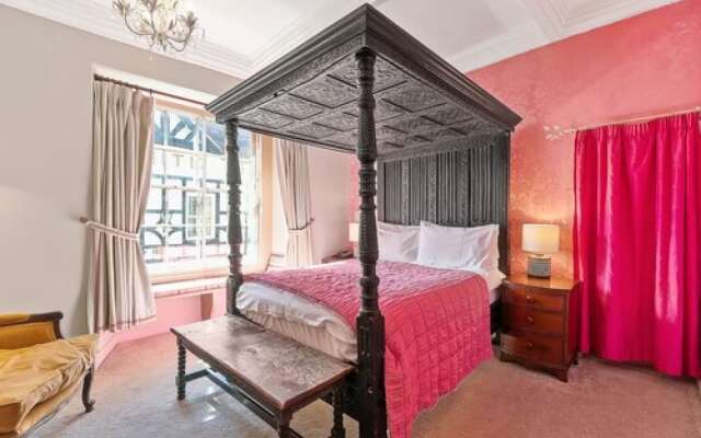The Ancient Gatehouse Hotel