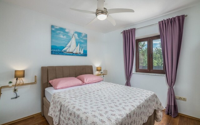 Awesome Home in Lakmartin With Wifi and 3 Bedrooms