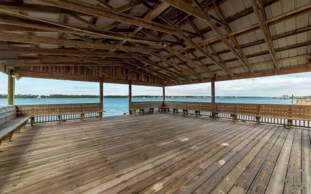 Mustique 1402 4 Bedroom Condo by RedAwning