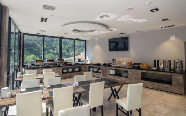Caykara Park Hotel