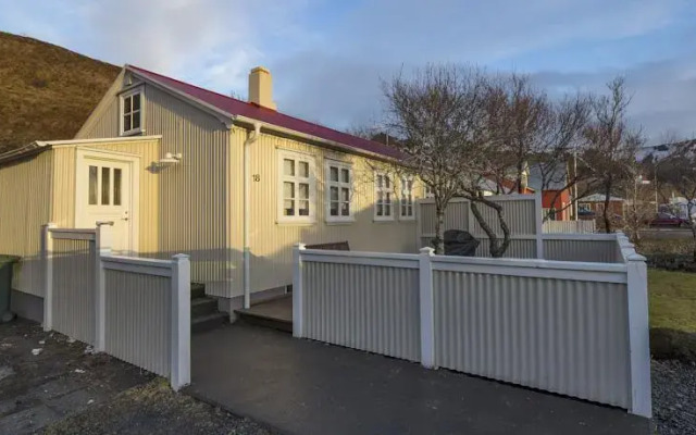 Charming House Vík