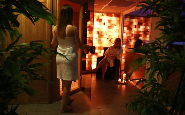 Hotel Opal