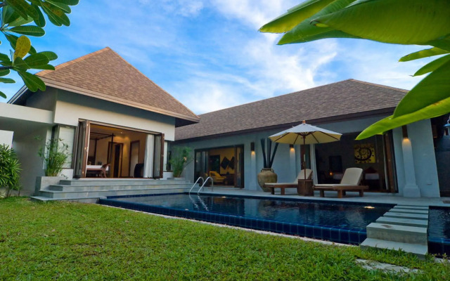 Villa Kama by Holiplanet