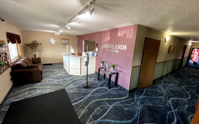 Woodlands Inn & Suites