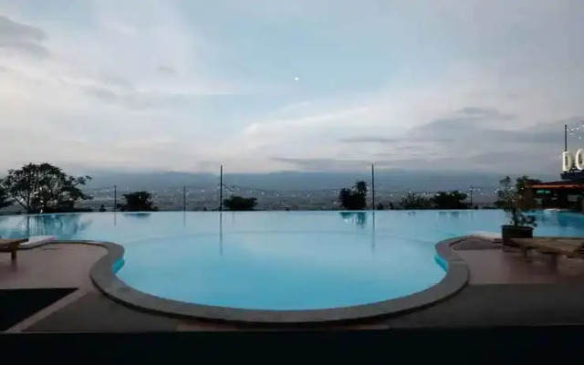 Bukit Indah Doda Hotel & Resorts