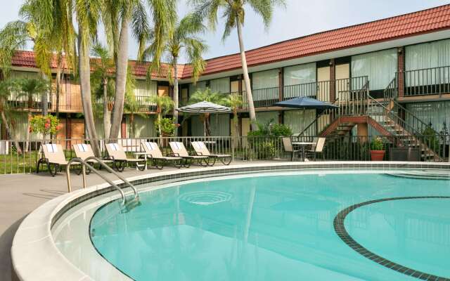 Days Inn by Wyndham Clearwater/Gulf to Bay