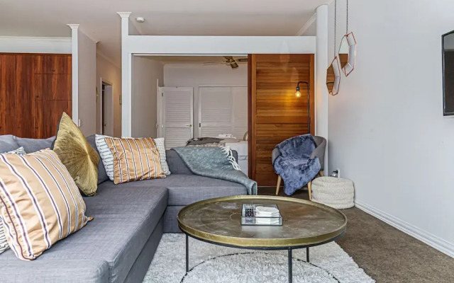 Premium 1BR Apartment at Princes Wharf