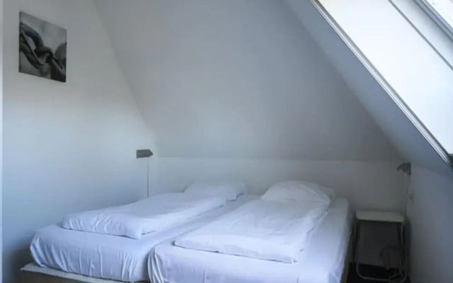 Bungalow Near Alde Feanen Site