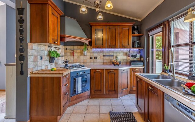 Stunning Home in Medulin With Wifi and 4 Bedrooms