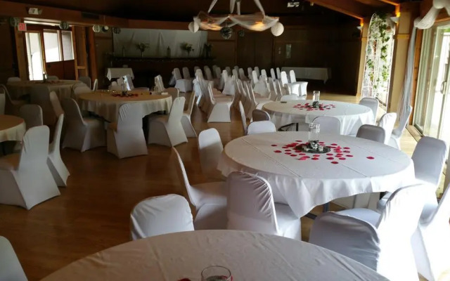 The Round Barn Lodge