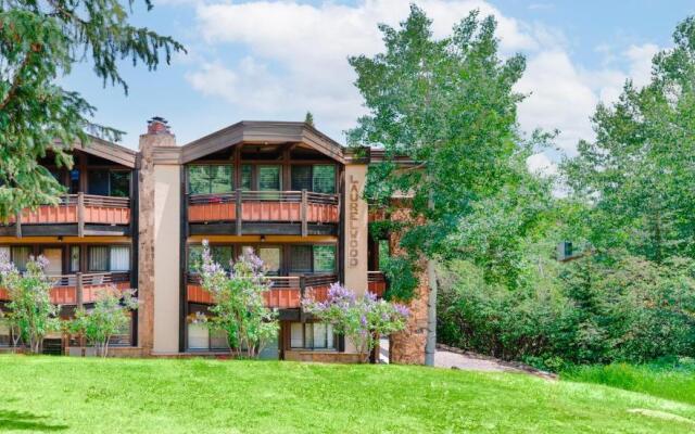 Laurelwood Condominiums Studio Premier Unit 207