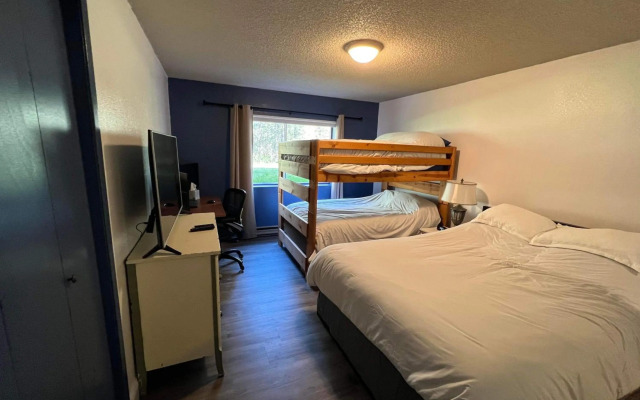 Rustic Girdwood Condo