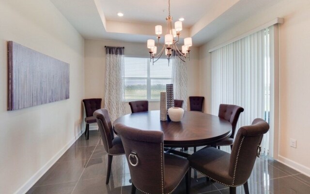 Storey Lake-4741-403sltctdilco 4 Bedroom Condo