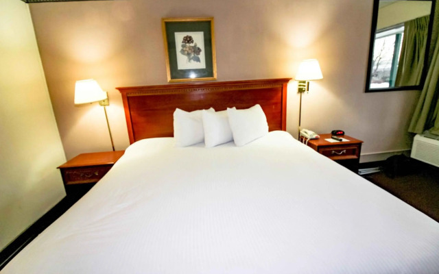 Newburgh Inn