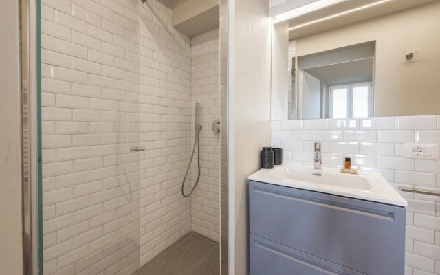 Pisana Modern by MMega