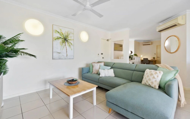 Palma Cairns- Resort 9 Pools Gym – Guest Rooms – Cairns