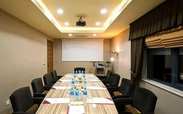Volley Hotel İzmir