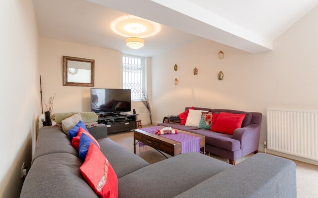 3 Bedroom Apartment Near Primrose Hill