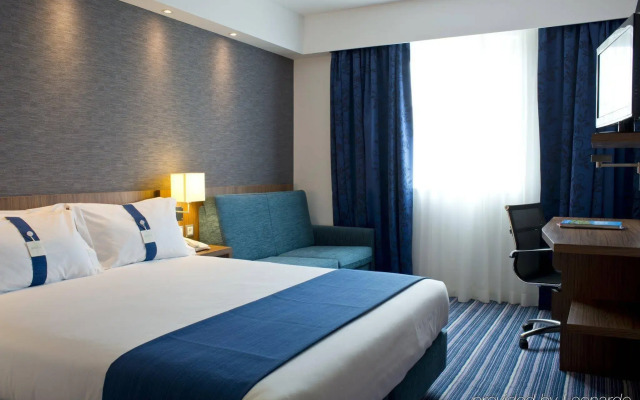 Holiday Inn Express Lisbon - Alfragide by IHG