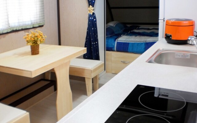 Spring Summer Fall Winter Caravan