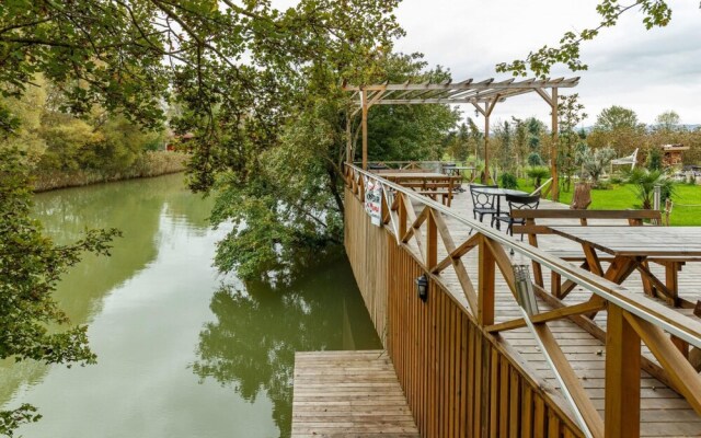 Cozy House Surrounded by Nature in Agva