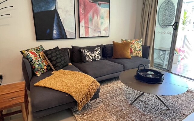 Tropical Luxe Apartment