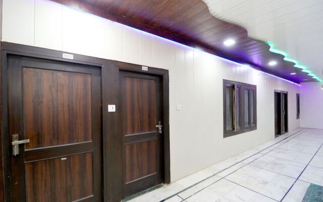 OYO 41743 Hotel Silver