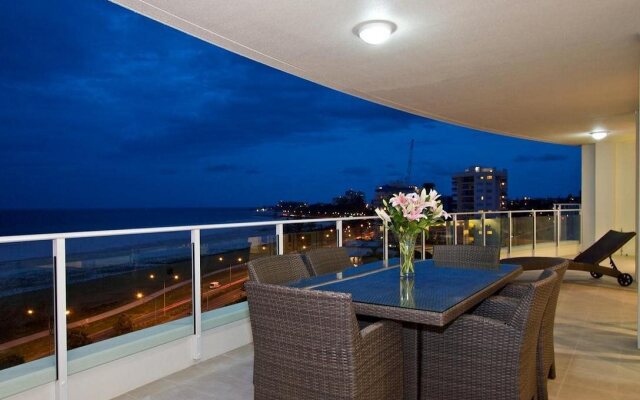 Kirra Surf Apartments