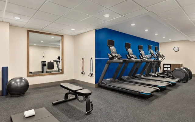 Holiday Inn Express & Suites Evansville Downtown