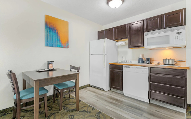 MainStay Suites Madison Airport