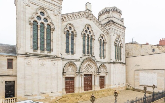 Studio Sainte Catherine With Mezzanine