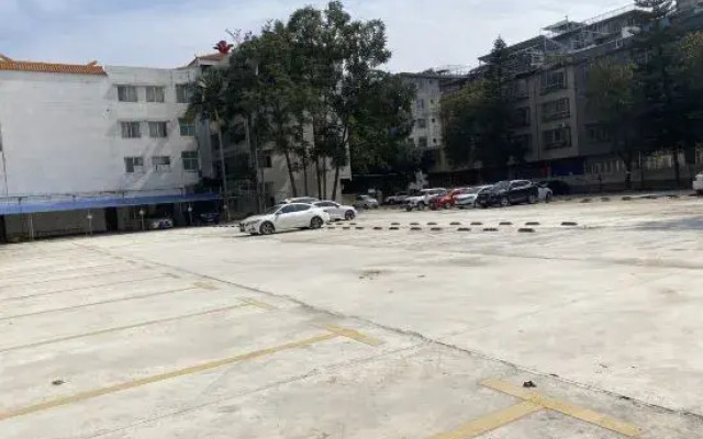 Linjiang Business Hotel (Chunyuan Road)