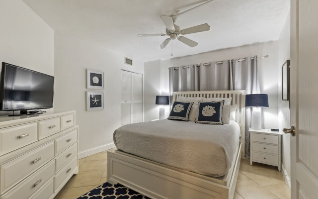 Tropical Suites Daytona Beach