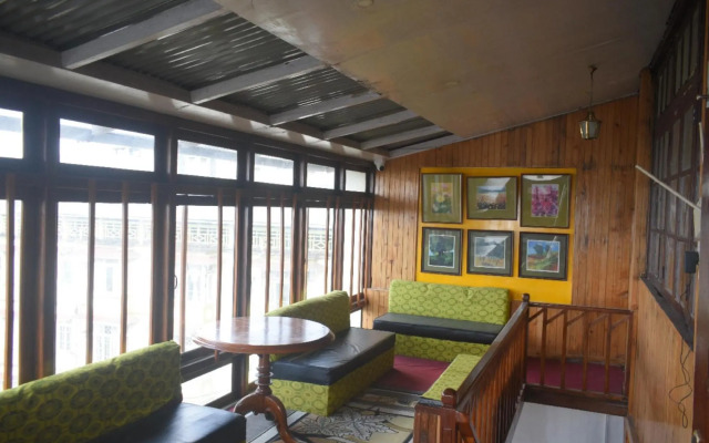 Pineridge Hotel