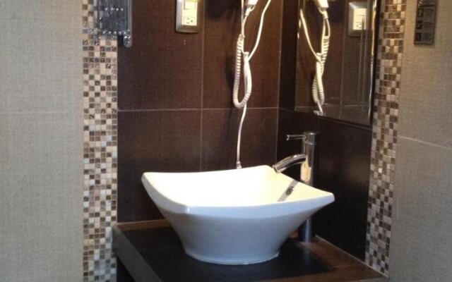 Terracota Corner Rooms