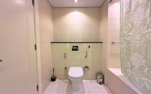 Capital Bay Comfort Studio city view