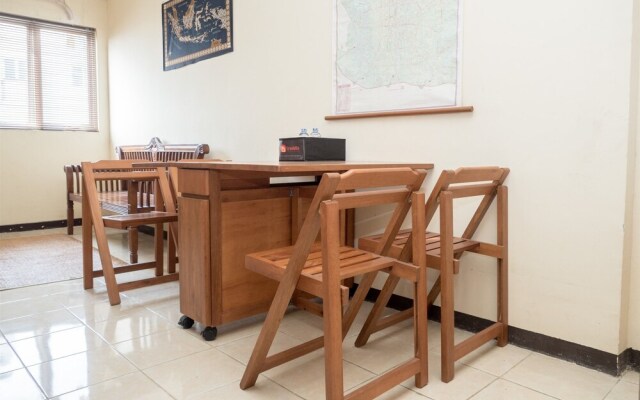 Ethnic and Comfy 2Br the Suites Metro Apartment