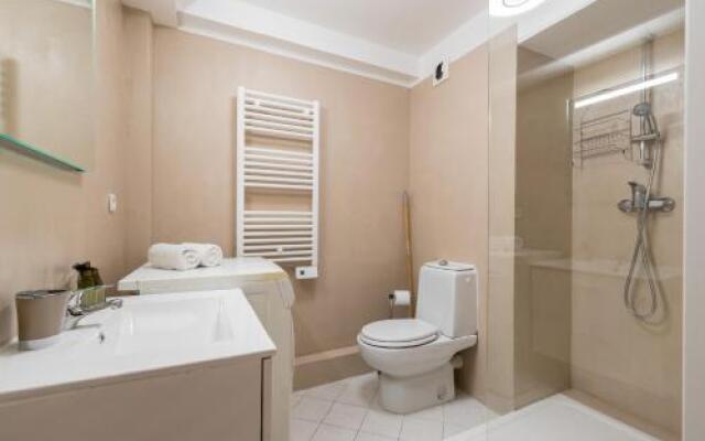 Massena Square - 1 Bdr Duplex With Ac