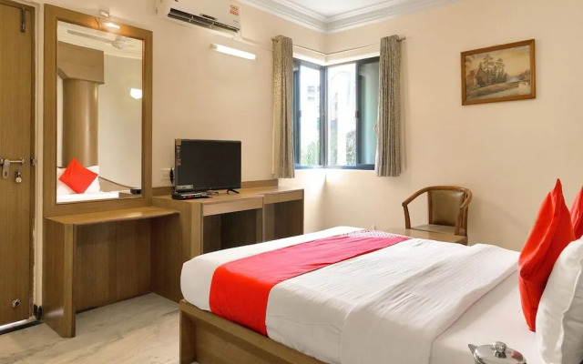 OYO 12020 Hotel Ratna Regency