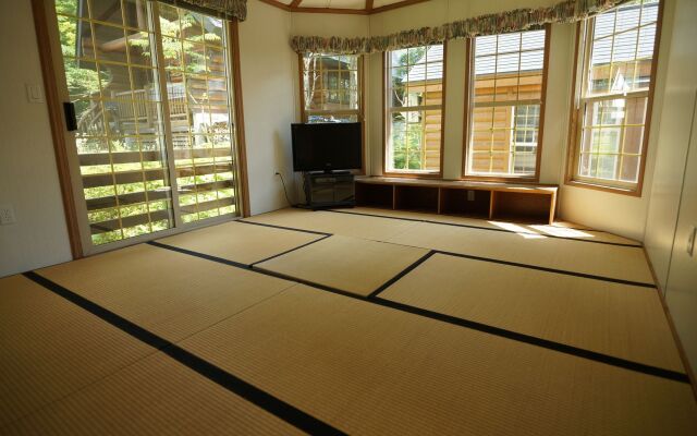 Hakuba Canadian Lodge