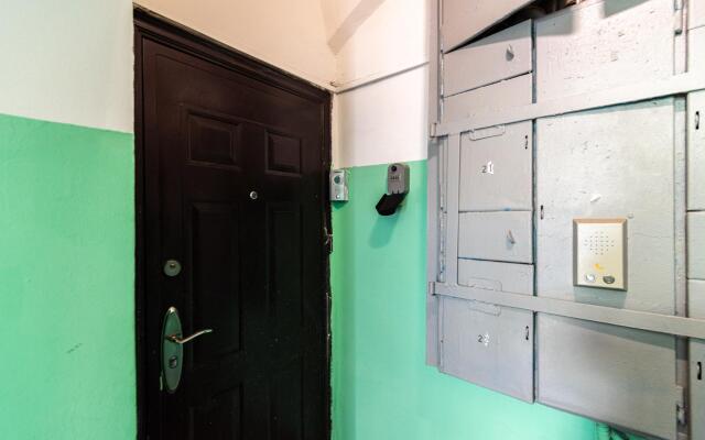 Bon voyage на улице Судакова